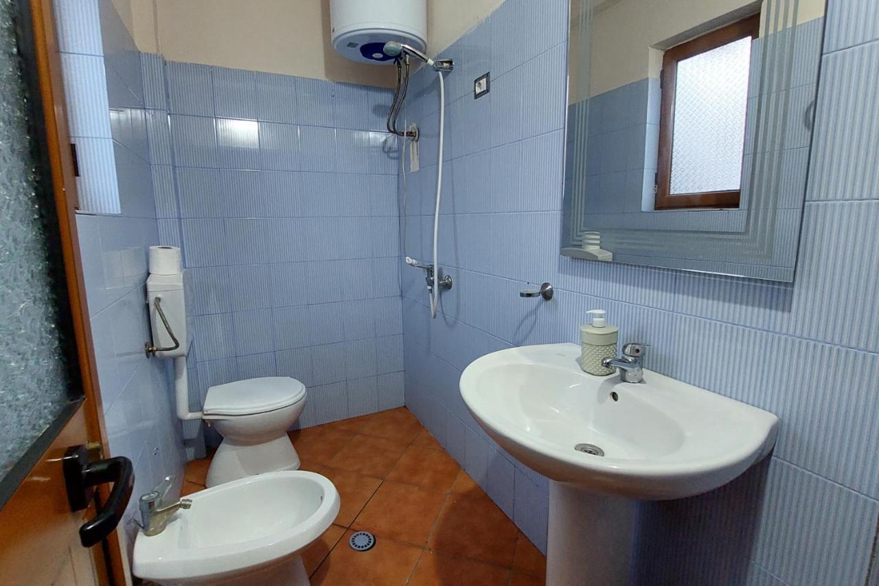 Jon Daire Avlonya Dış mekan fotoğraf
